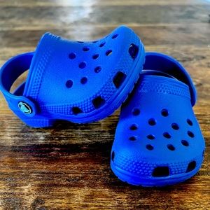 Infant Crocs Size 2/3